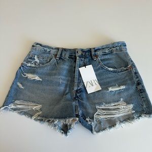Zara Women’s Mid Rise  Destructive Jean Shorts
